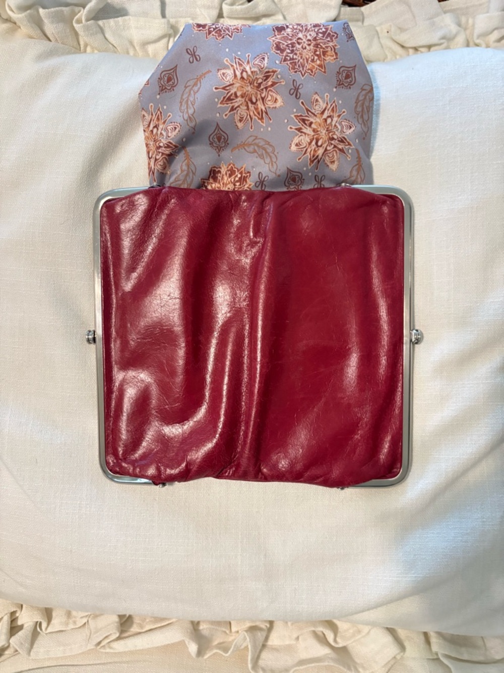 HOBO Bordeaux Leather Kiss-Lock Wallet Clutch - Picture 3 of 3